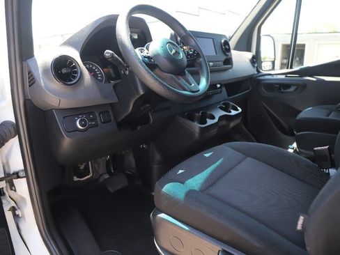 Used 2024 Mercedes-Benz Sprinter 2500 image 22