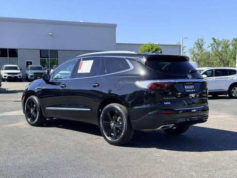 Used 2023 Buick Enclave Essence w/ Experience Buick Package FWD image 4