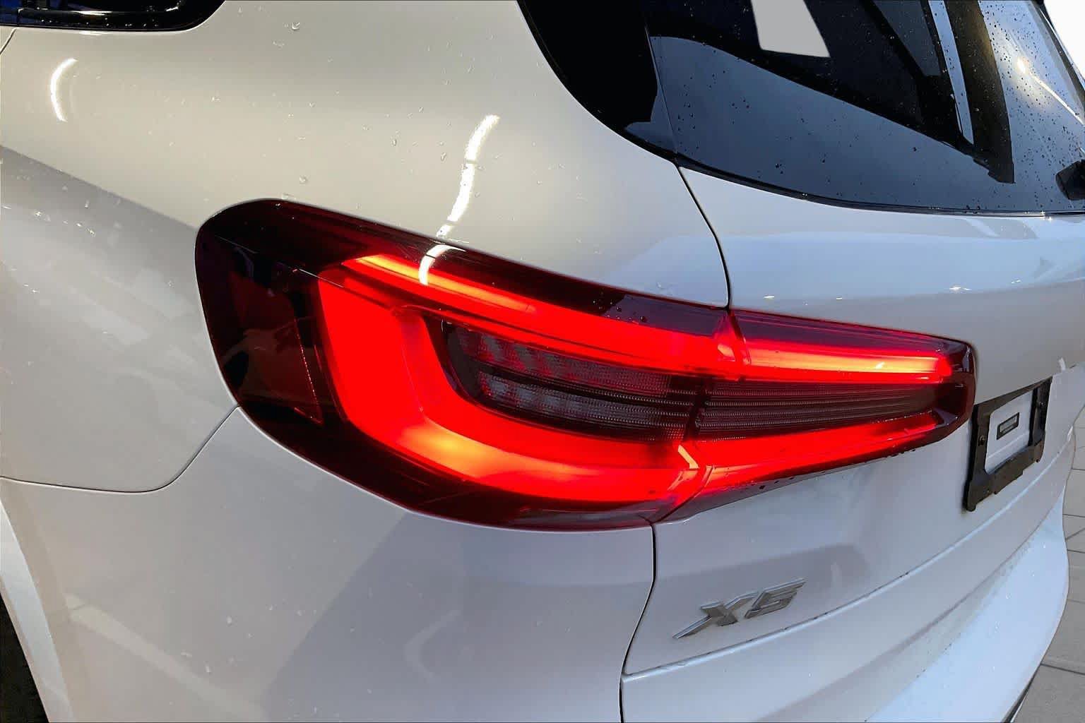 Used 2020 BMW X5 xDrive40i w/ M Sport Package AWD/4WD image 29