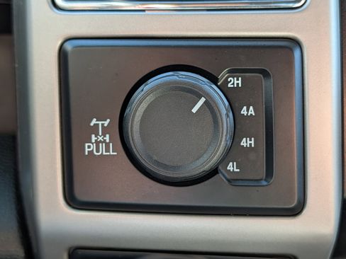 Used 2019 Ford F150 Lariat w/ Equipment Group 502A Luxury AWD/4WD image 35