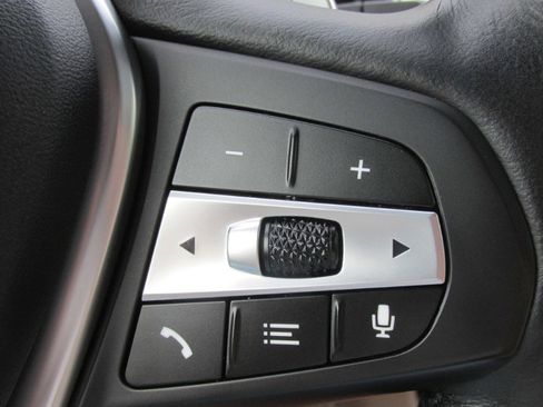 Used 2018 Land Rover Discovery HSE image 93