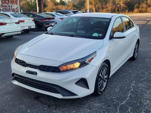 Used 2023 Kia Forte LXS image 6