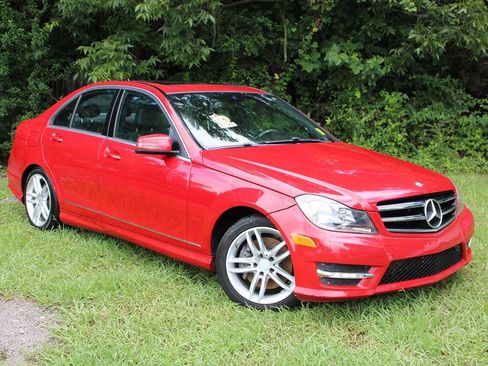 Used 2014 Mercedes-Benz C 300 4MATIC Sedan image 3