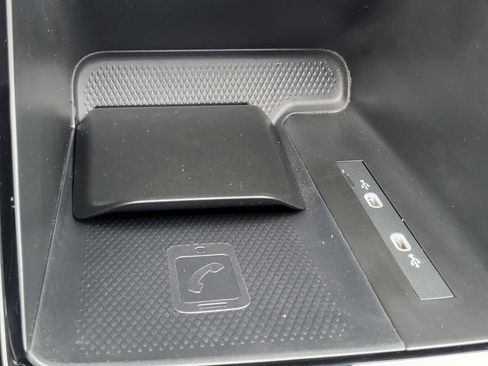 Used 2024 Volkswagen ID.4 2WD image 17