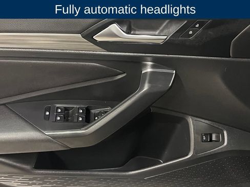 Used 2019 Volkswagen Jetta SEL w/ Cold Weather Package FWD image 17