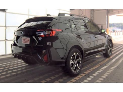 Used 2024 Subaru Crosstrek 2.0i Premium AWD/4WD image 3