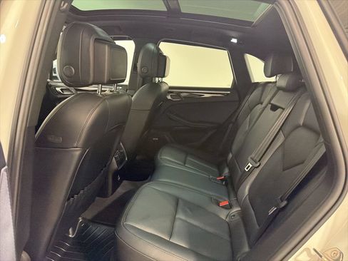 Used 2021 Porsche Macan AWD/4WD image 22