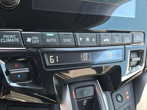 Used 2018 Honda Odyssey EX image 15