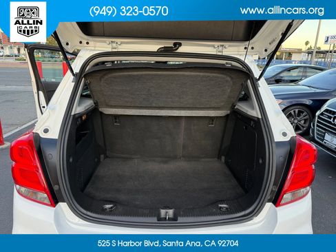 Used 2018 Chevrolet Trax LT w/ LT Convenience Package image 13