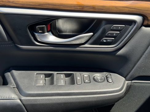 Used 2022 Honda CR-V Touring image 13
