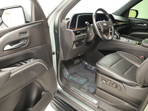 Used 2023 Cadillac Escalade ESV Premium Luxury AWD/4WD image 14