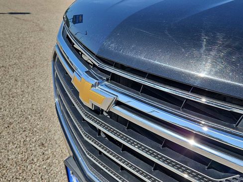 Used 2019 Chevrolet Traverse LT FWD image 13
