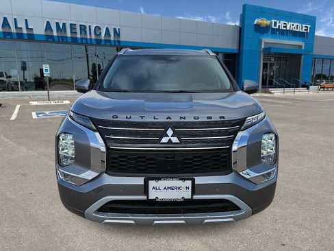 Used 2024 Mitsubishi Outlander SEL FWD image 3