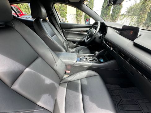Used 2019 MAZDA MAZDA3 Hatchback FWD image 16