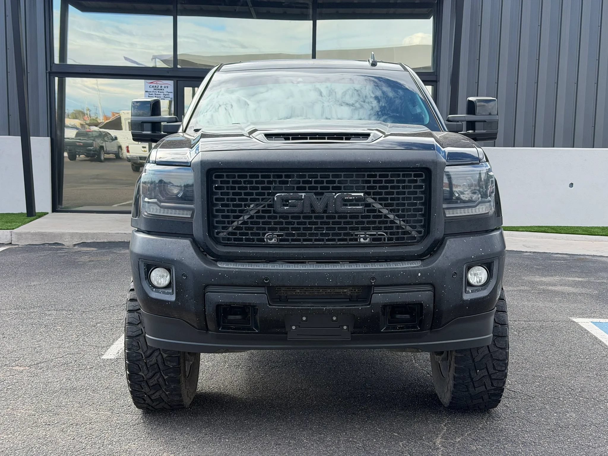 Used 2017 GMC Sierra 2500 Denali w/ Duramax Plus Package AWD/4WD image 16