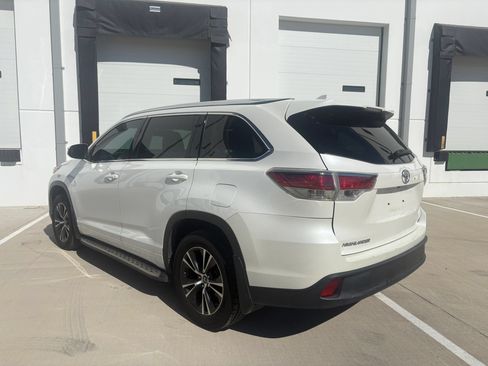 Used 2016 Toyota Highlander XLE FWD image 5