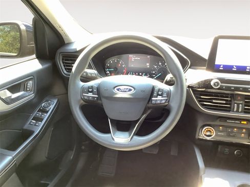 Used 2021 Ford Escape SE image 12