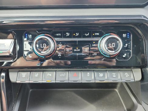 Used 2024 GMC Sierra 2500 AT4X image 24