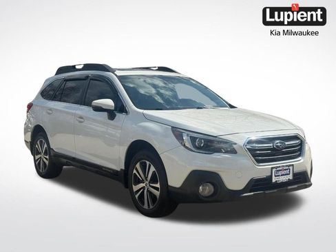 Used 2018 Subaru Outback 2.5i Limited image 1