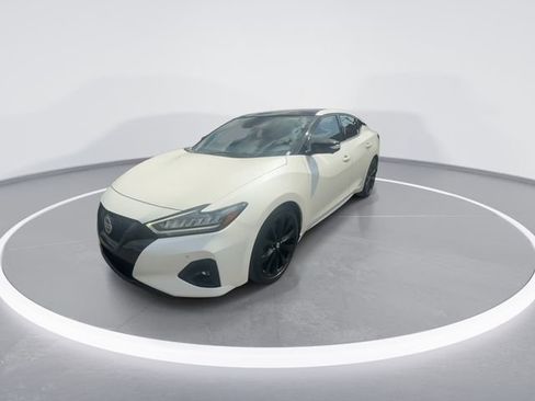 Used 2022 Nissan Maxima SR w/ Sport Mat Group FWD image 4