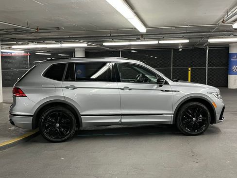 Certified 2022 Volkswagen Tiguan SE R-Line image 39