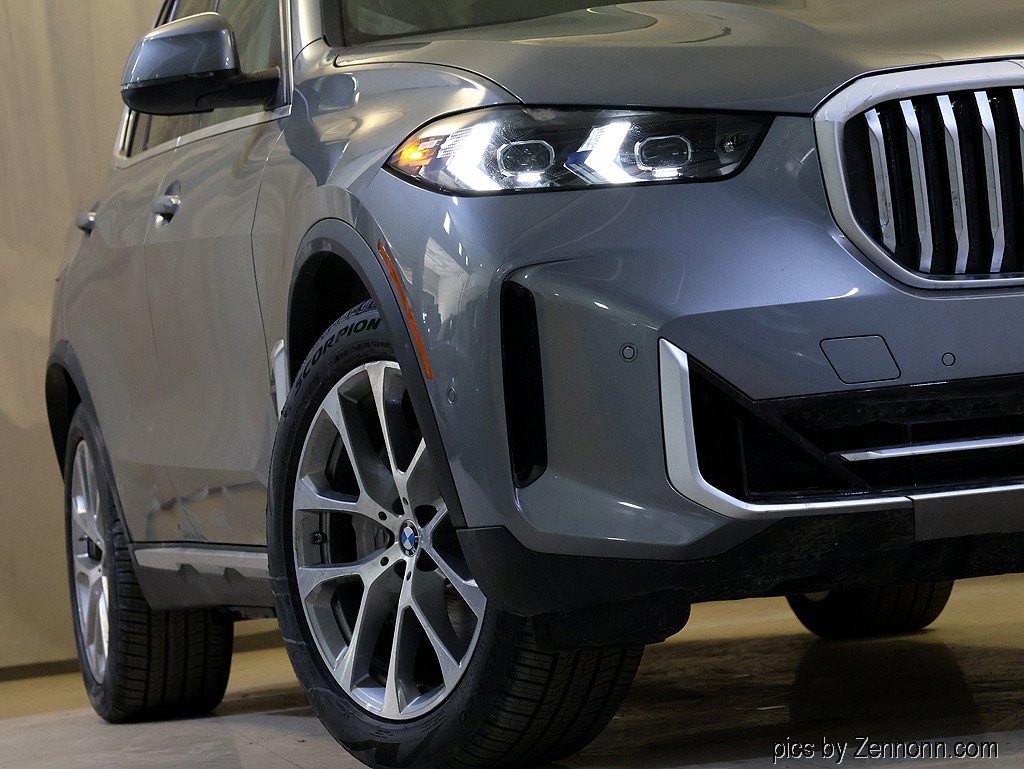 Used 2026 BMW X5 xDrive50e w/ Climate Comfort Package AWD/4WD image 4