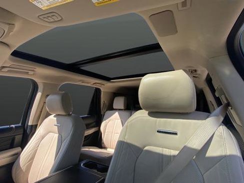 Used 2023 Ford Expedition Max Platinum AWD/4WD image 12