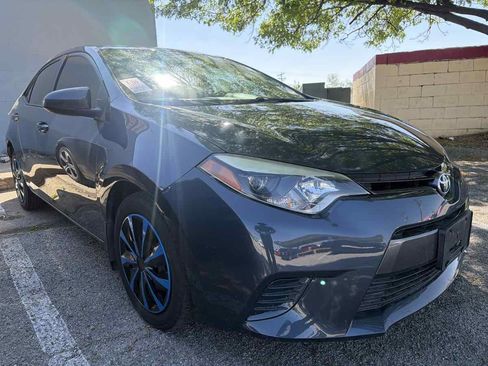 Used 2016 Toyota Corolla LE image 2