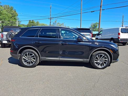 Used 2022 Lincoln Corsair AWD w/ Equipment Group 101A image 10