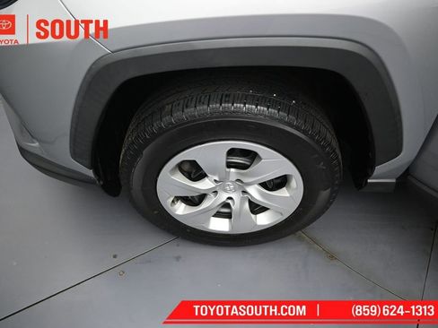 Used 2019 Toyota RAV4 LE w/ All Weather Liner Package AWD/4WD image 33