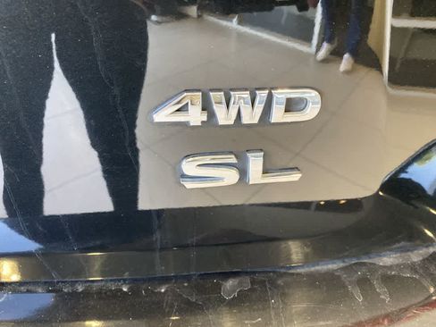 Used 2019 Nissan Pathfinder SL AWD/4WD image 12