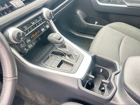 Used 2025 Toyota RAV4 XLE image 41