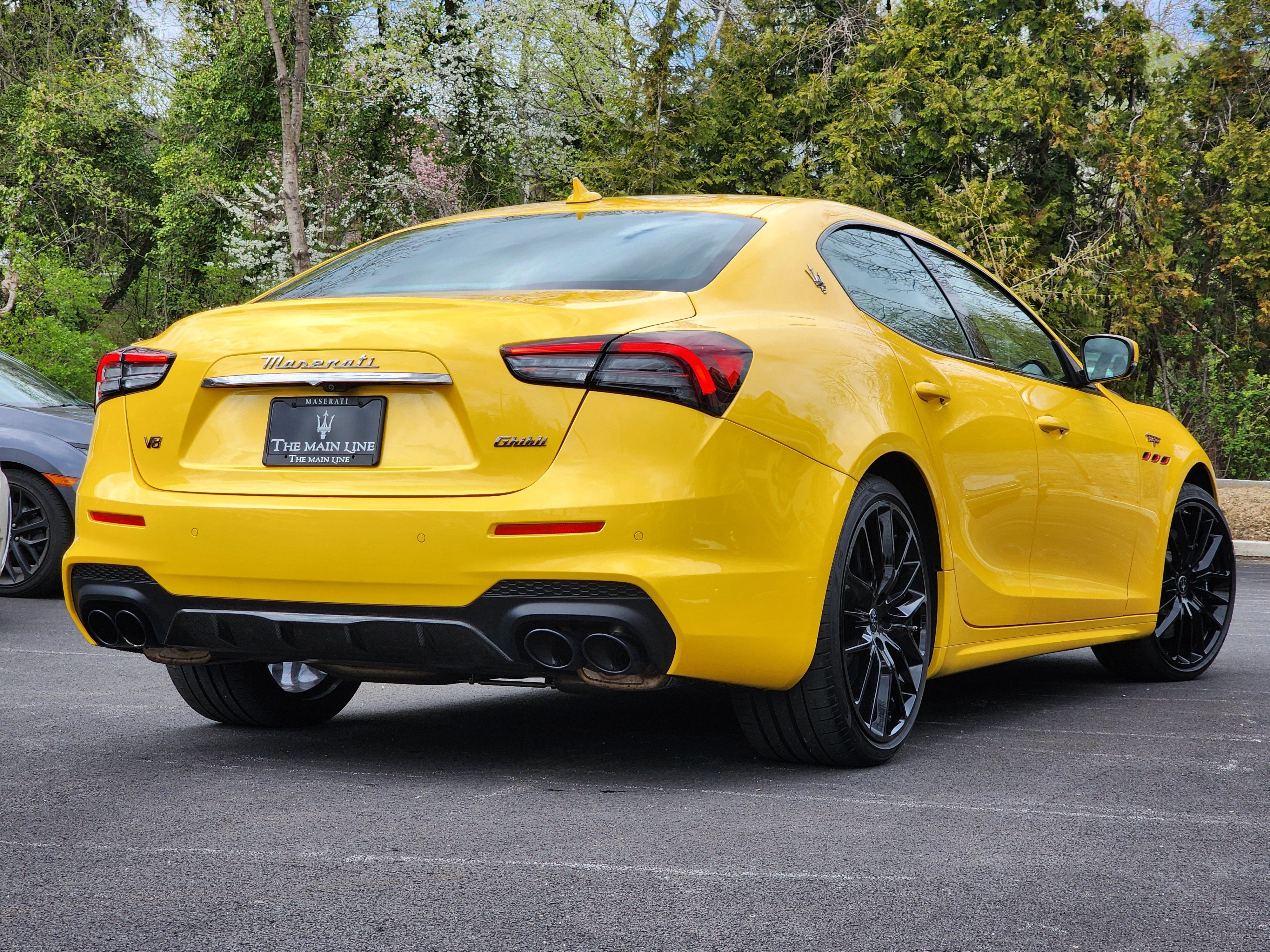 Used 2023 Maserati Ghibli Trofeo RWD image 2