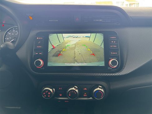 Used 2024 Nissan Kicks SV image 18