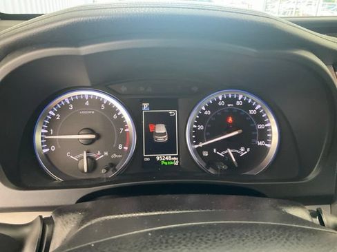 Used 2017 Toyota Highlander Limited FWD image 9