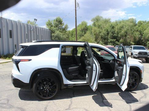 Used 2026 Chevrolet Traverse RS w/ LPO, Floor Liner Package AWD/4WD image 19