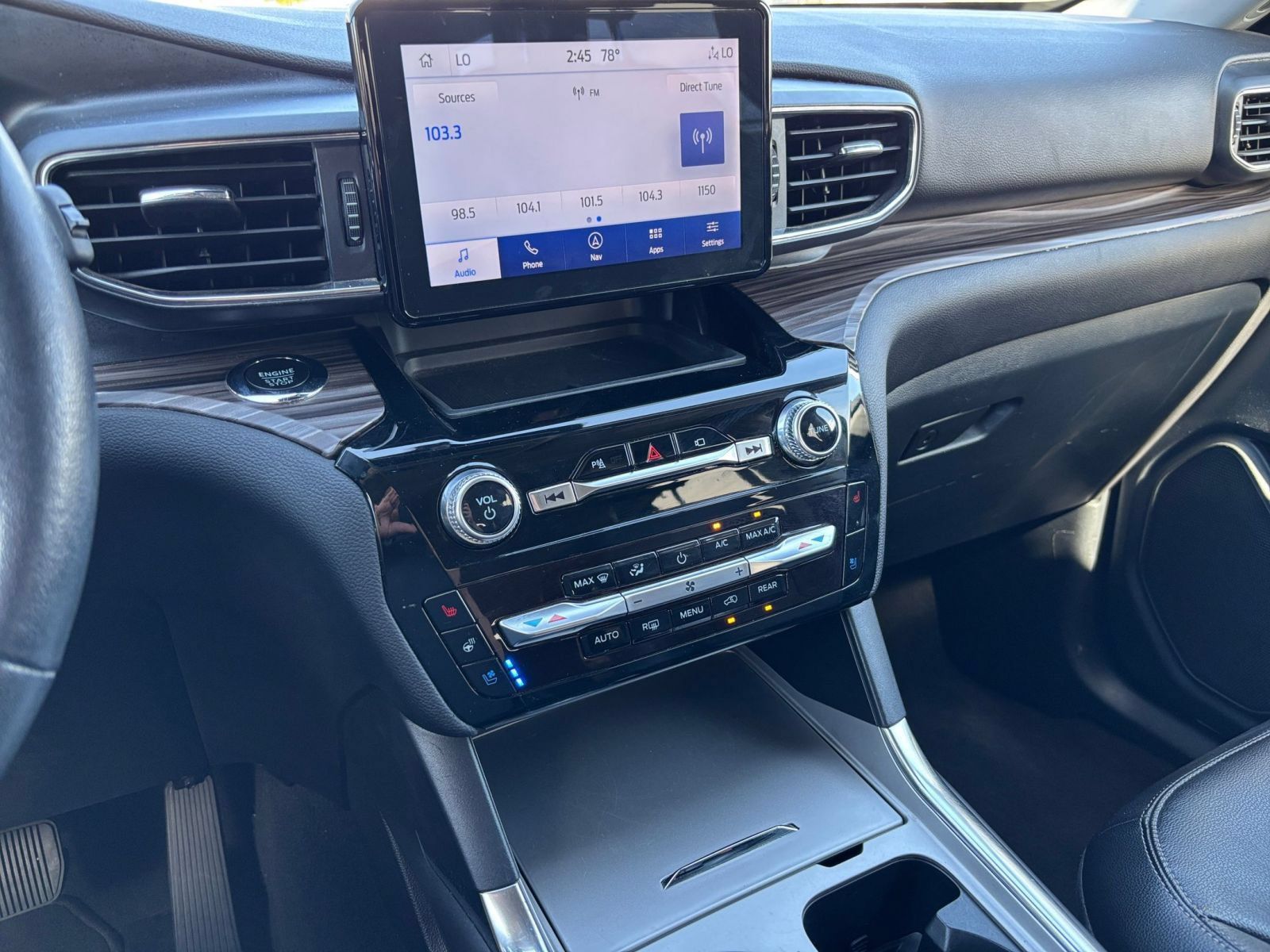 Used 2023 Ford Explorer Limited AWD/4WD image 16