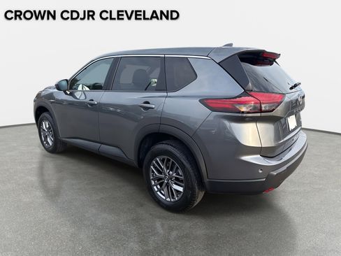 Used 2026 Nissan Rogue SV image 6