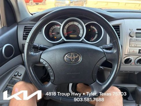 Used 2011 Toyota Tacoma 4x4 Double Cab w/ SR5 Pkg #2 image 16