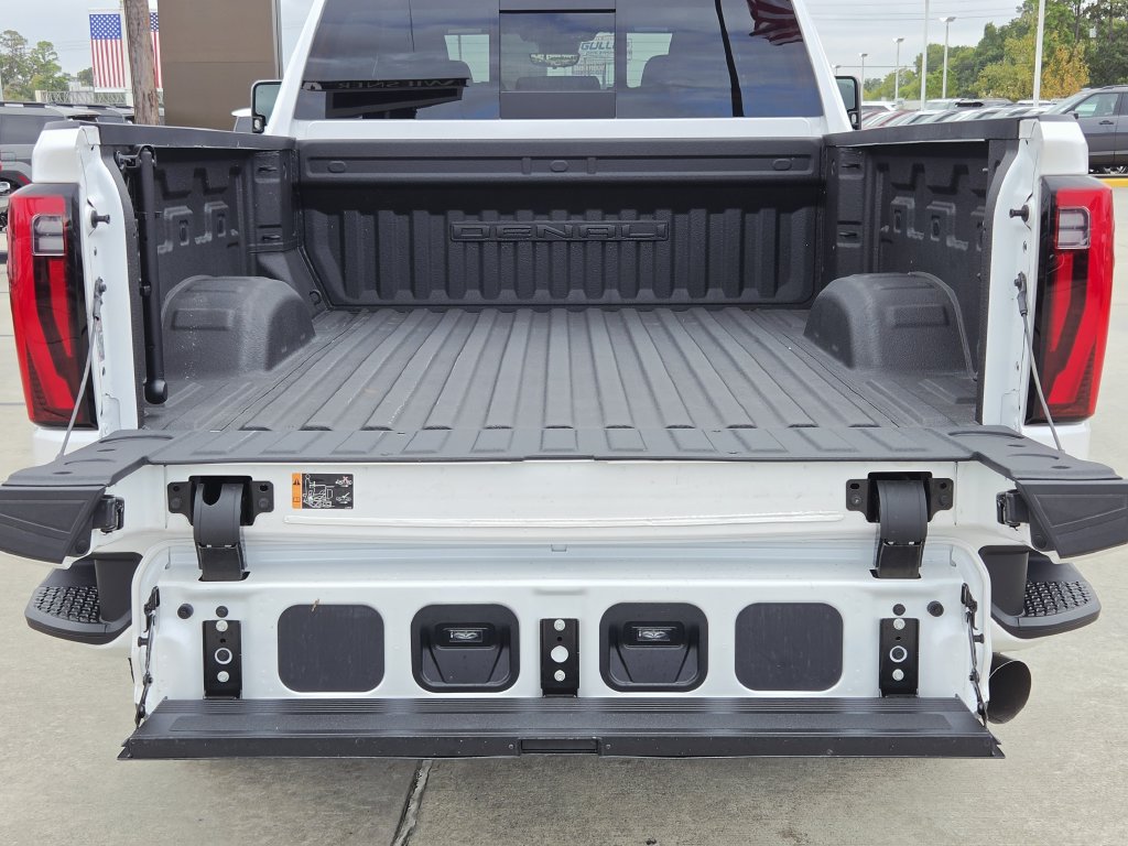 Used 2024 GMC Sierra 2500 Denali w/ Denali Reserve Package AWD/4WD image 10