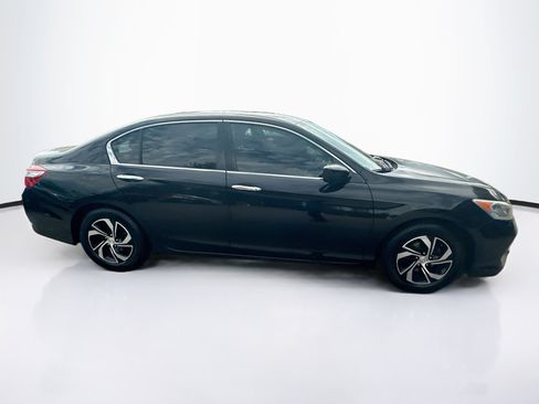 Used 2017 Honda Accord LX image 10