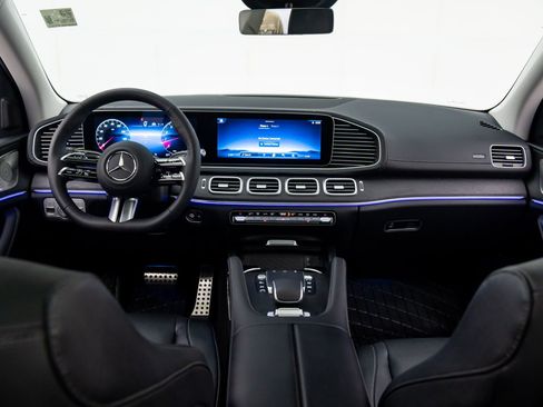 New 2026 Mercedes-Benz GLS 450 4MATIC image 10