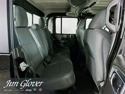 New 2025 Jeep Gladiator Sport image 14