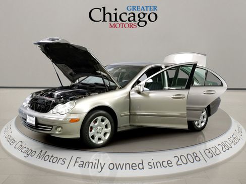 Used 2005 Mercedes-Benz C 320 4MATIC Sedan image 4