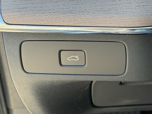 New 2026 Volvo XC90 B5 Core AWD/4WD image 22