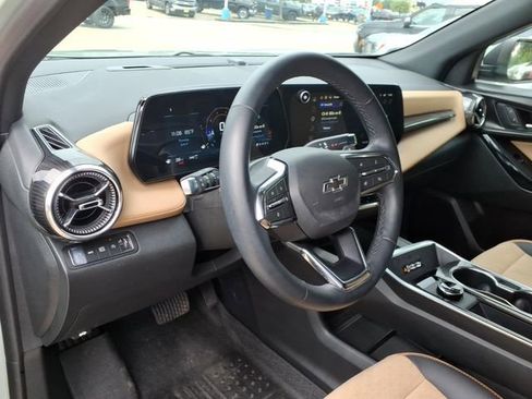 Used 2026 Chevrolet Equinox ACTIV AWD/4WD image 18