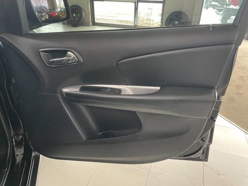 Used 2020 Dodge Journey SE w/ Blacktop Package image 31