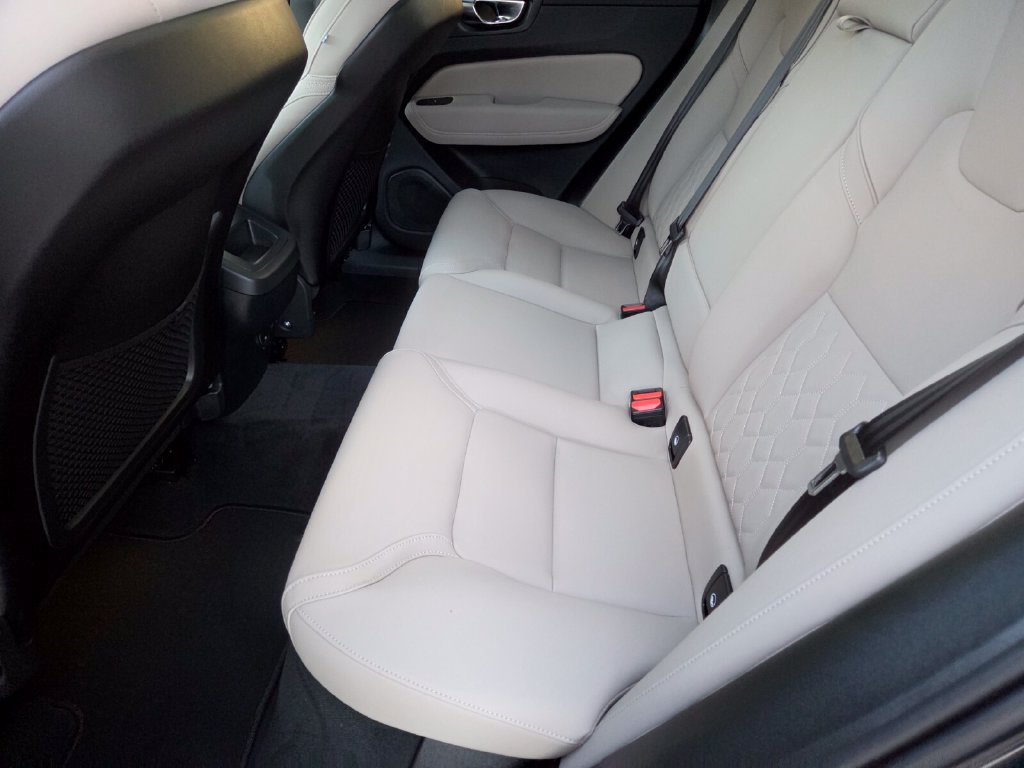 Used 2026 Volvo XC60 B5 Plus AWD/4WD image 14