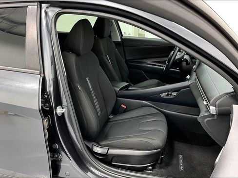 Used 2022 Hyundai Elantra SEL w/ Convenience Package FWD image 10