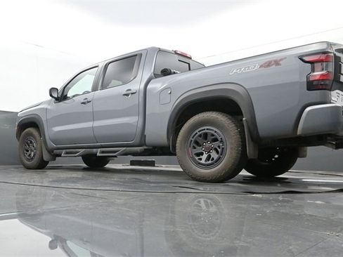 Used 2025 Nissan Frontier PRO-4X image 10